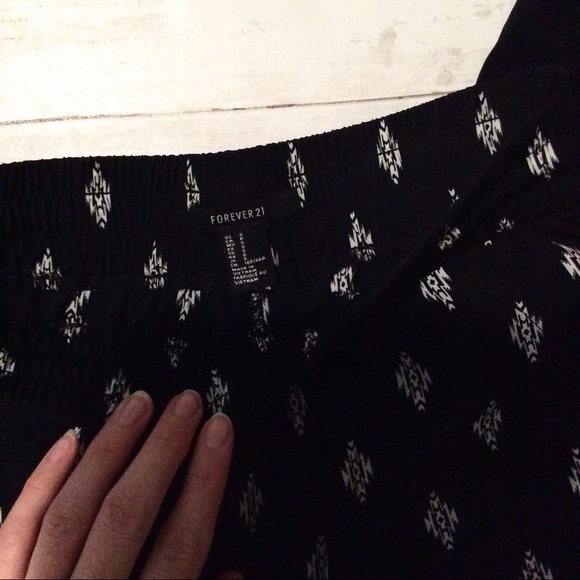 F21 | Cute Cargo Style Pants - Picture 4 of 4